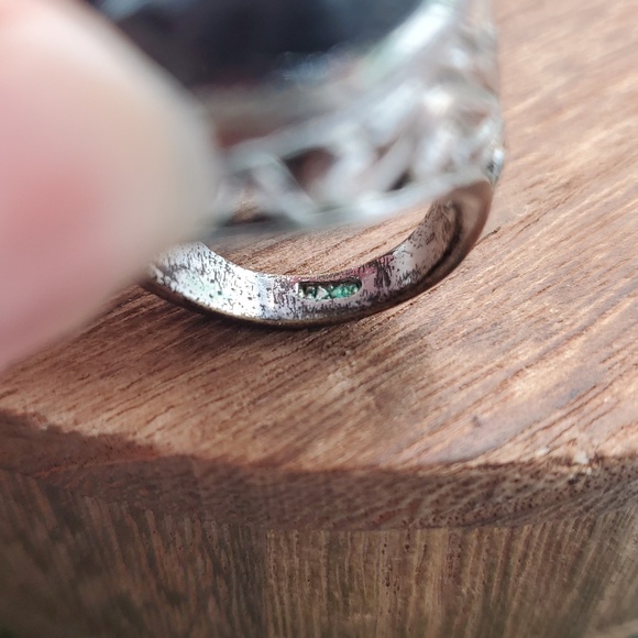 Vintage Vtg Avon Faux Black Onyx Ring Sz 7 Victorian Revival  Victorian Revival Elegant Black Oval Stone Ring Size 7 R803